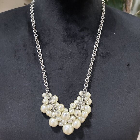 Womens Fashion White Pearlstone Statement Collar Necklace with Lobster Clasp - Picture 1 of 6